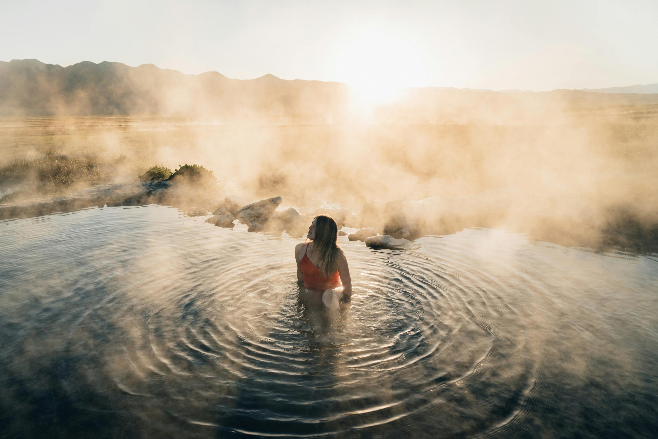 Warm waters meet wild landscapes — Iceland’s natural hot springs invite you to pause, breathe, and feel the earth’s quiet power. Together with inspiring women, we soak beneath open skies and let nature remind us how to slow down and simply be.
